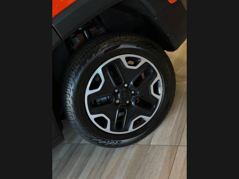 JEEP - RENEGADE - 2015/2016 - Laranja - R$ 89.900,00