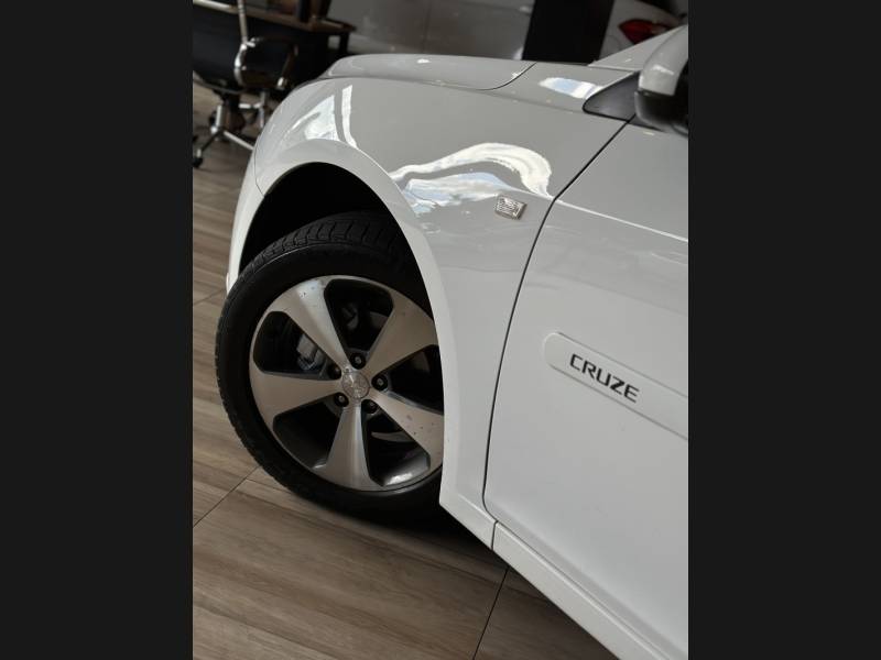 CHEVROLET - CRUZE - 2013/2013 - Branca - R$ 58.900,00