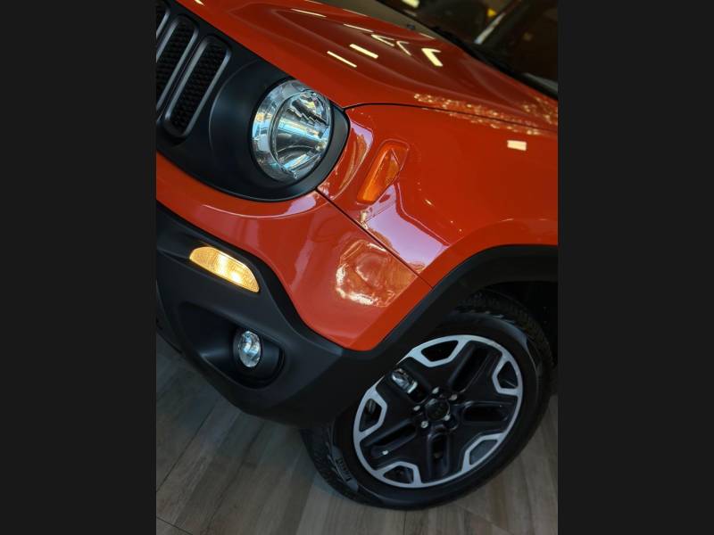 JEEP - RENEGADE - 2015/2016 - Laranja - R$ 89.900,00
