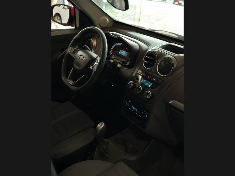 CHEVROLET - MONTANA - 2015/2016 - Vermelha - R$ 54.900,00