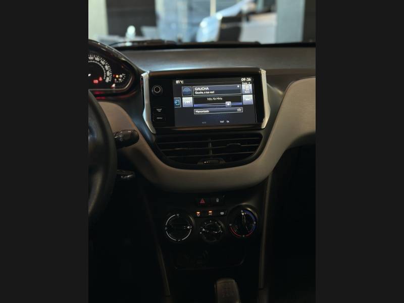 PEUGEOT - 208 - 2014/2015 - Branca - R$ 41.900,00