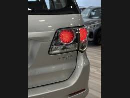 TOYOTA - HILUX SW4 - 2012/2012 - Prata - R$ 103.900,00