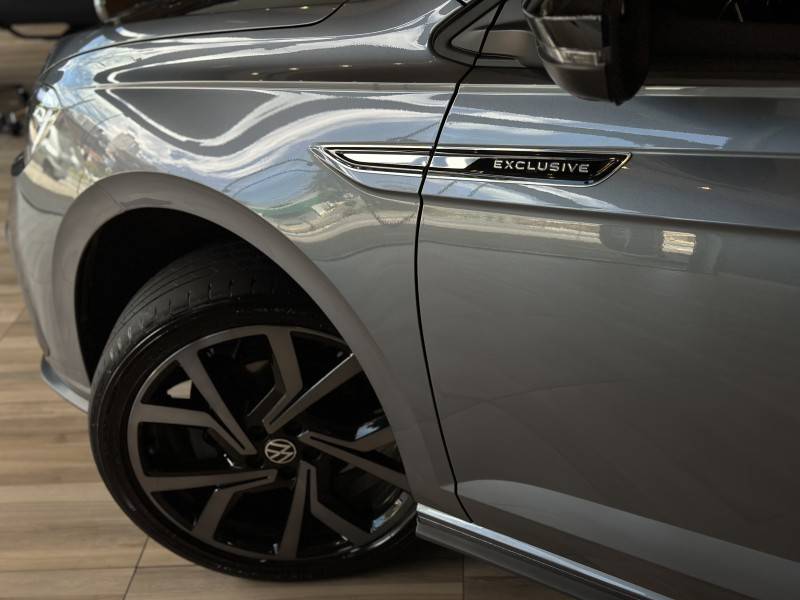 VOLKSWAGEN - VIRTUS - 2023/2024 - Cinza - R$ 134.900,00