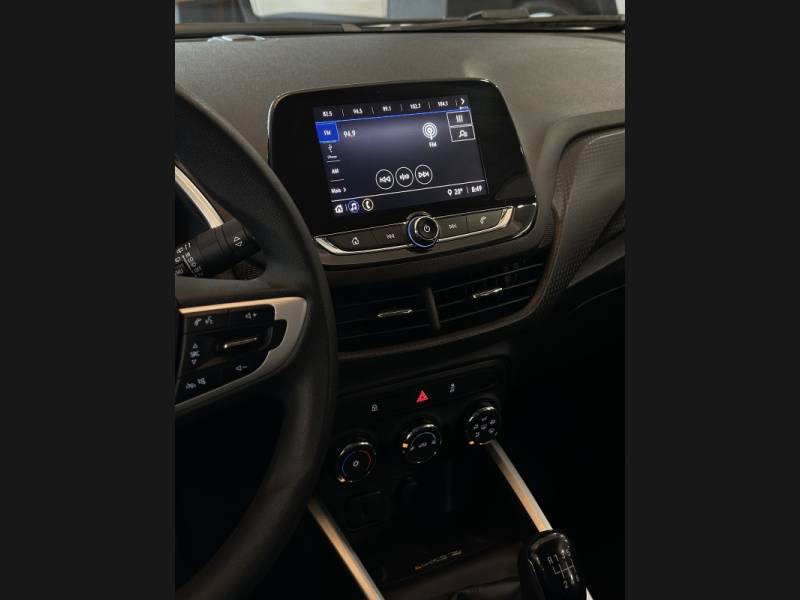 CHEVROLET - ONIX - 2020/2020 - Branca - R$ 69.900,00