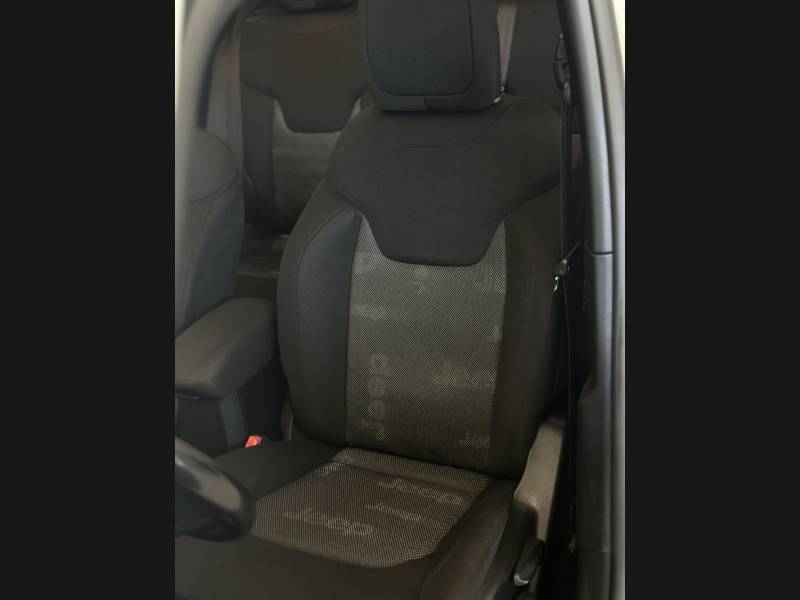 JEEP - RENEGADE - 2015/2016 - Branca - R$ 75.900,00