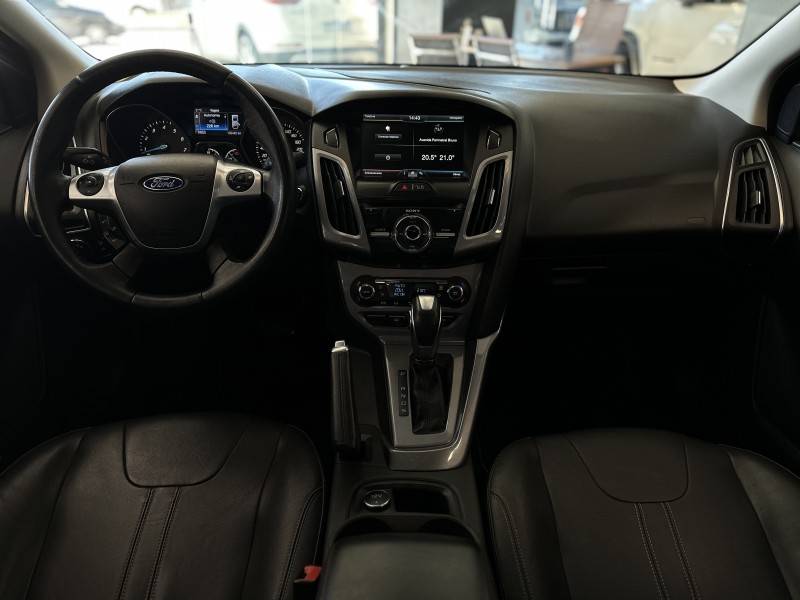 FORD - FOCUS - 2015/2015 - Prata - R$ 59.900,00
