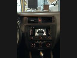 VOLKSWAGEN - JETTA - 2012/2013 - Preta - R$ 65.900,00