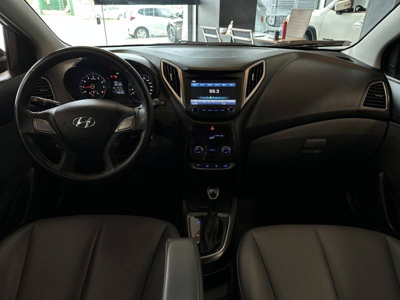 HYUNDAI - HB20S - 2018/2019 - Preta - R$ 73.900,00
