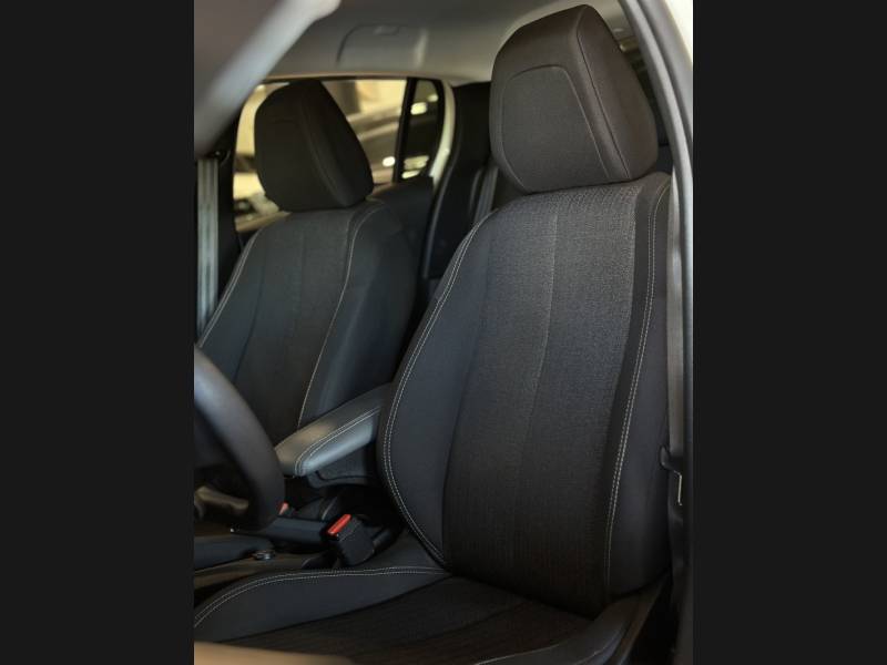 PEUGEOT - 208 - 2022/2023 - Branca - R$ 76.900,00