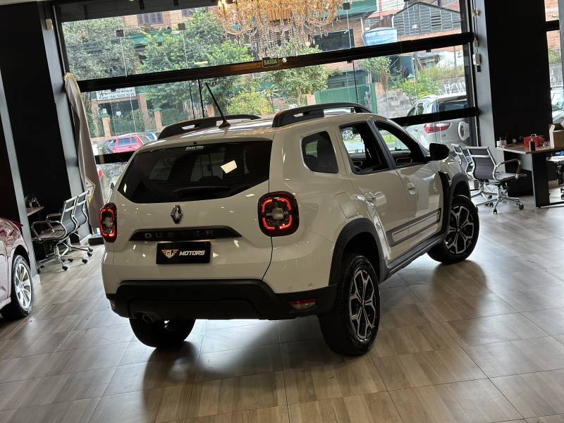 RENAULT - DUSTER - 2023/2024 - Branca - R$ 118.900,00