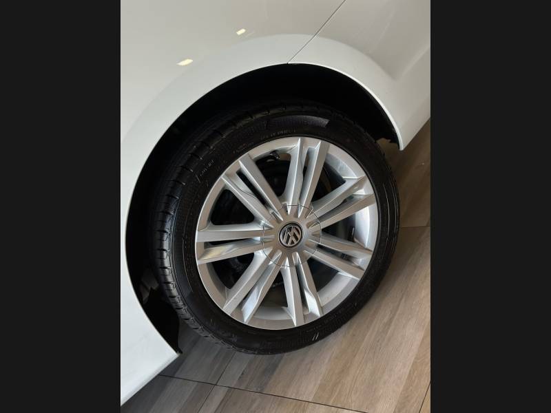 VOLKSWAGEN - JETTA - 2013/2014 - Branca - R$ 69.900,00