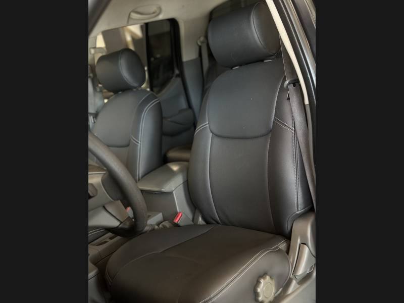 NISSAN - FRONTIER - 2009/2010 - Preta - R$ 83.900,00