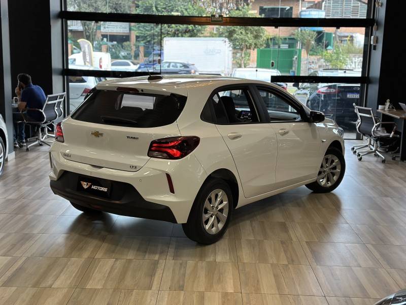 CHEVROLET - ONIX - 2020/2020 - Branca - R$ 69.900,00