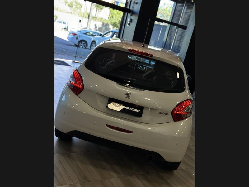 PEUGEOT - 208 - 2014/2015 - Branca - R$ 41.900,00