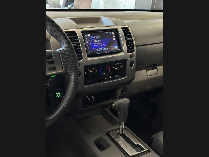 NISSAN - FRONTIER - 2008/2009 - Branca - R$ 76.900,00