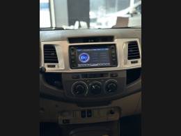 TOYOTA - HILUX SW4 - 2012/2012 - Prata - R$ 103.900,00