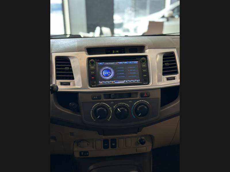 TOYOTA - HILUX SW4 - 2012/2012 - Prata - R$ 103.900,00