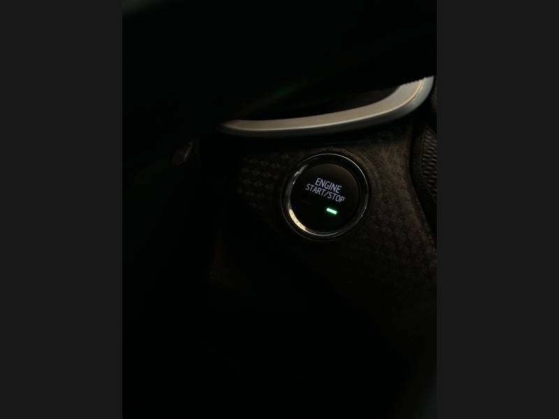 CHEVROLET - ONIX - 2020/2020 - Branca - R$ 69.900,00