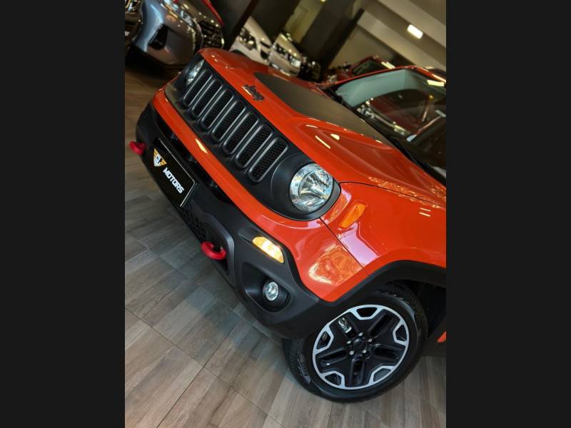 JEEP - RENEGADE - 2015/2016 - Laranja - R$ 89.900,00