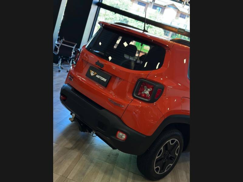 JEEP - RENEGADE - 2015/2016 - Laranja - R$ 89.900,00