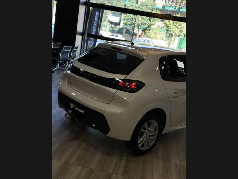PEUGEOT - 208 - 2022/2023 - Branca - R$ 76.900,00