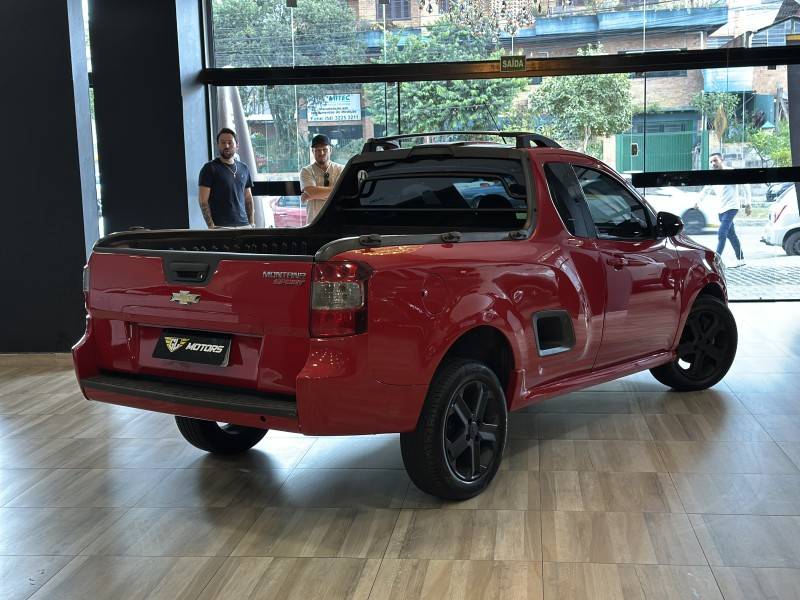 CHEVROLET - MONTANA - 2015/2016 - Vermelha - R$ 54.900,00