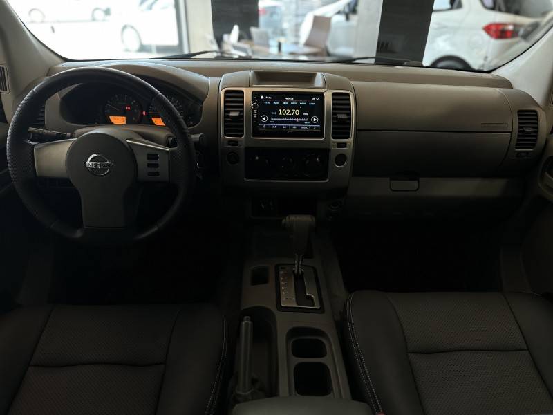 NISSAN - FRONTIER - 2009/2010 - Preta - R$ 83.900,00