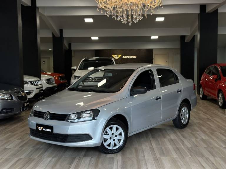 VOLKSWAGEN - VOYAGE - 2014/2015 - Prata - R$ 43.900,00
