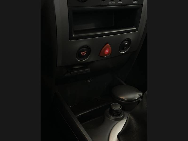 RENAULT - MÉGANE - 2011/2012 - Preta - R$ 35.900,00
