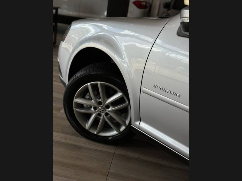 VOLKSWAGEN - GOLF - 2012/2013 - Prata - R$ 57.900,00