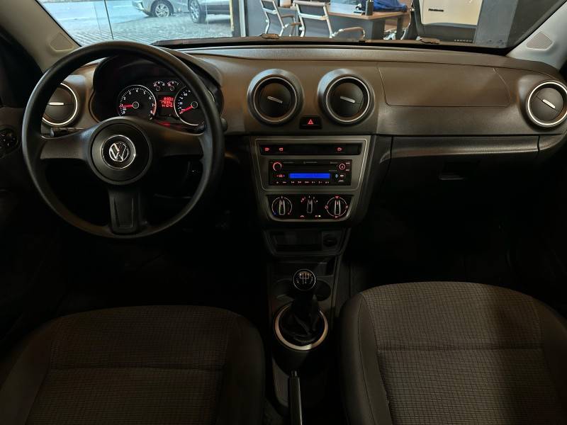 VOLKSWAGEN - VOYAGE - 2012/2013 - Vermelha - R$ 38.900,00
