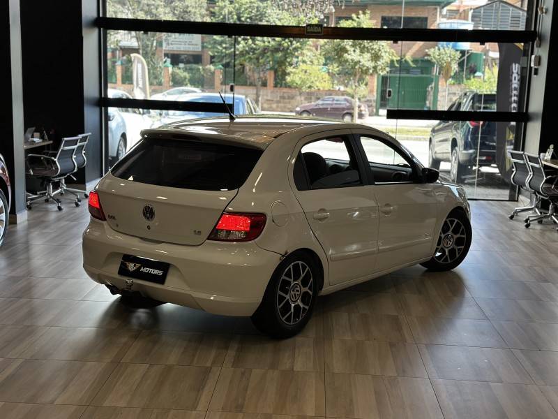 VOLKSWAGEN - GOL - 2011/2012 - Branca - R$ 37.900,00
