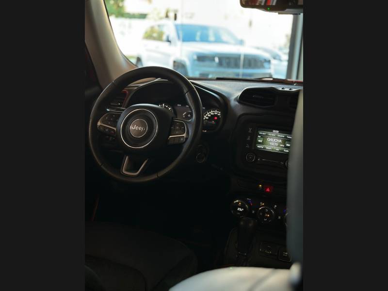 JEEP - RENEGADE - 2015/2016 - Laranja - R$ 89.900,00