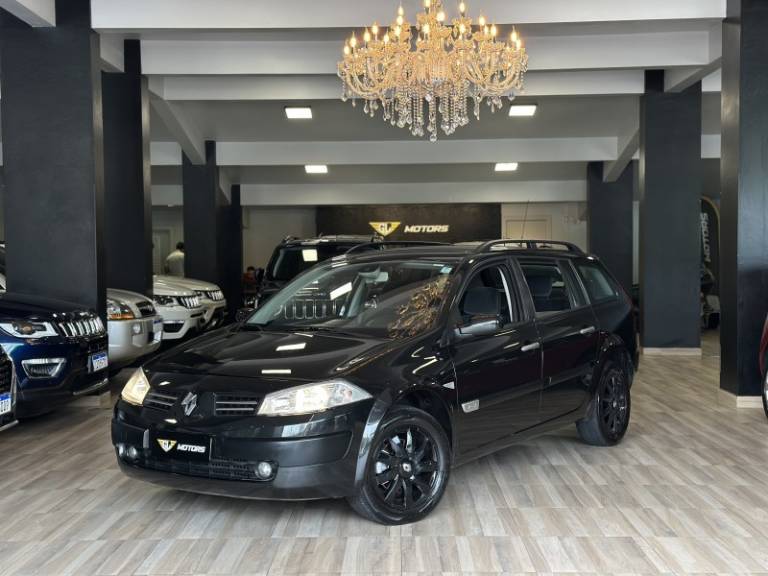 RENAULT - MÉGANE - 2011/2012 - Preta - R$ 35.900,00