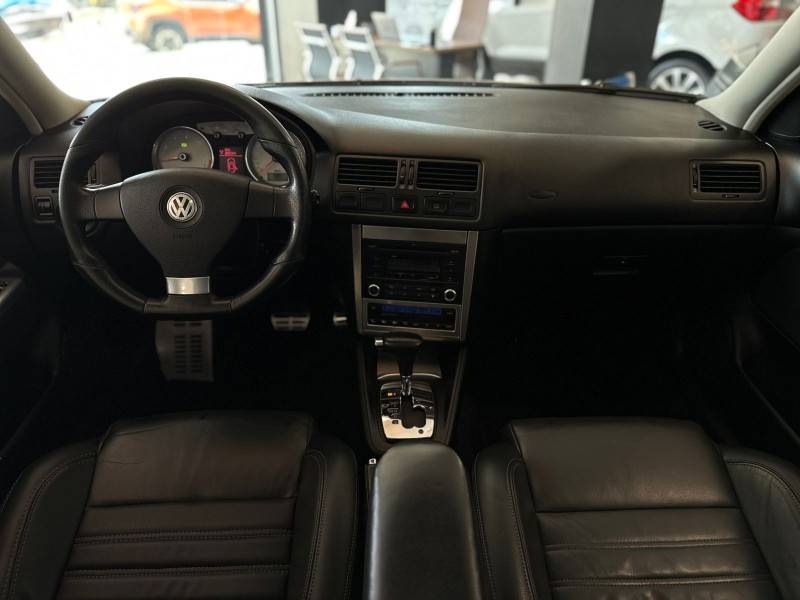 VOLKSWAGEN - GOLF - 2012/2013 - Prata - R$ 57.900,00