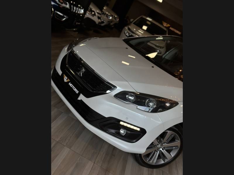 PEUGEOT - 308 - 2016/2016 - Branca - R$ 59.900,00