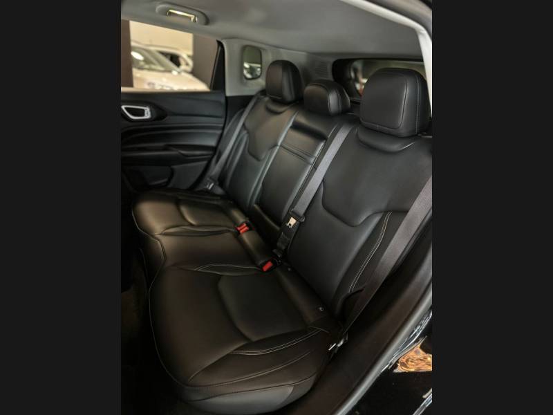JEEP - COMPASS - 2022/2023 - Preta - R$ 136.900,00