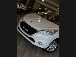 PEUGEOT - 208 - 2014/2015 - Branca - R$ 41.900,00