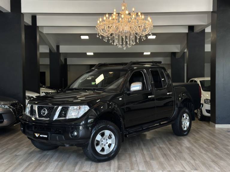 NISSAN - FRONTIER - 2009/2010 - Preta - R$ 83.900,00